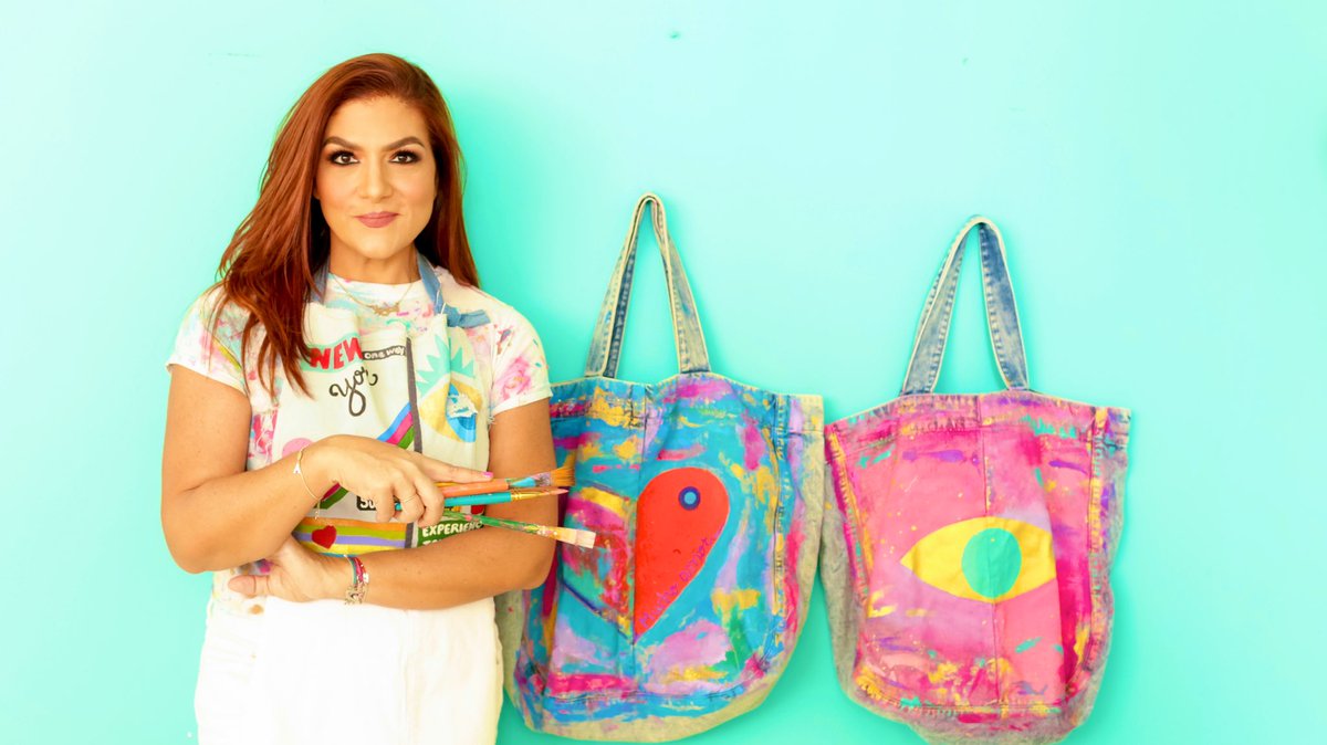 antonellafarahl's tweet image. Que tal si me dan una manito para que @Gef_France vea lo que hice con sus #totebags de #denin 🖌🎨

Pueden ver más de mi trabajo en este enlace instagram.com/p/Cf1wUTWAXVG/…

#PintadoAMano #HechoConAmor con pinturas colombianas de @Orocolor 

💖🧿❤️
