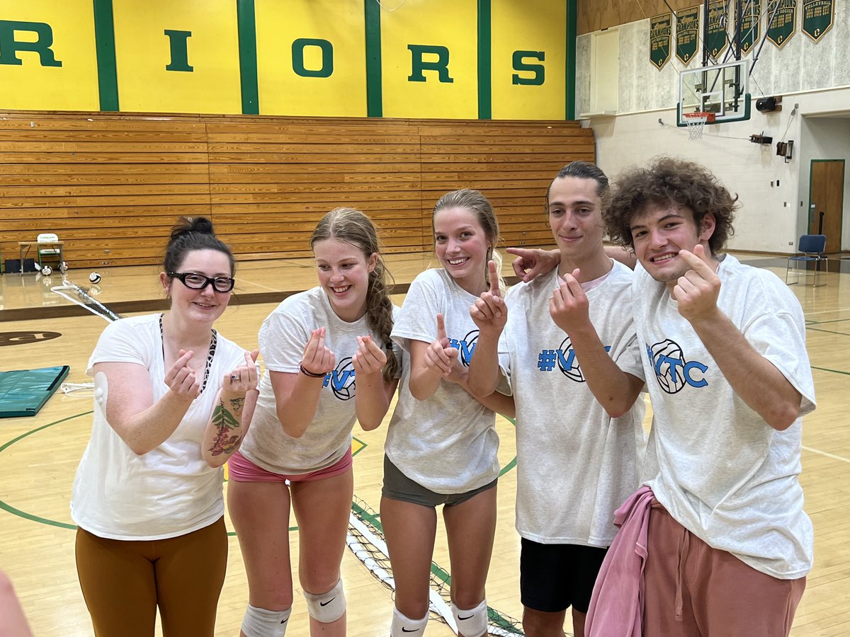 Didn’t drop a match all day! Great quads tournament at #ClevelandHS!! #volleythechange <a href="/PILathletics/">PIL Athletics</a> <a href="/OSAASports/">OSAA</a> #volleyball <a href="/FHSlightning/">Franklin Athletics</a> #franklinvolleyball  we