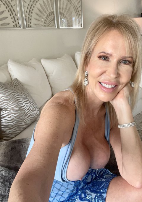 Oops! I guess my lingerie can't hold them in place.💗😘 https://t.co/L7yVkxLDGq<a href="/tag/lingerie"class="tags"><span>#lingerie</span></a><a href="/tag/model"class="tags"><span>#model</span></a><a href="/tag/red"class="tags"><span>#red</span></a><a href="/tag/sexysaturday"class="tags"><span>#sexysaturday</span></a><a href="/tag/saturdayvibe"class="tags"><span>#saturdayvibe</span></a>