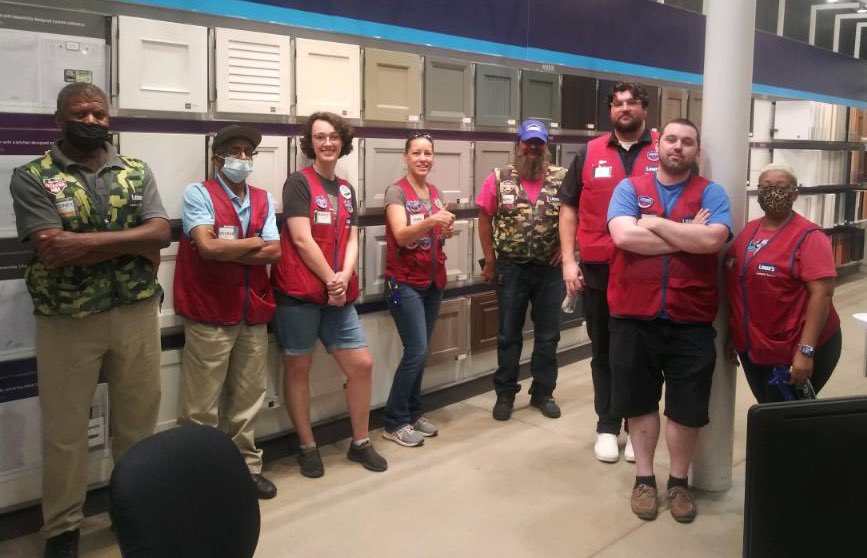 #specialtyspotlight this week at #439THEbattlefield. Teaching the team about #Grabershopathome and #ProMVP this week! Can’t wait to see how they use this to help our customers! <a href="/AkyiaSweat/">Akyia</a> <a href="/_nicolemarie_6/">Nicole Martinez Boyd</a> <a href="/PresnellLars/">Lars Presnell</a> <a href="/eric_marler/">Eric Marler</a> <a href="/ryanmoringlowes/">Ryan Moring</a> <a href="/katlynzora/">Katlyn Brumfield</a> <a href="/Michael31839021/">Michael Barnes</a>