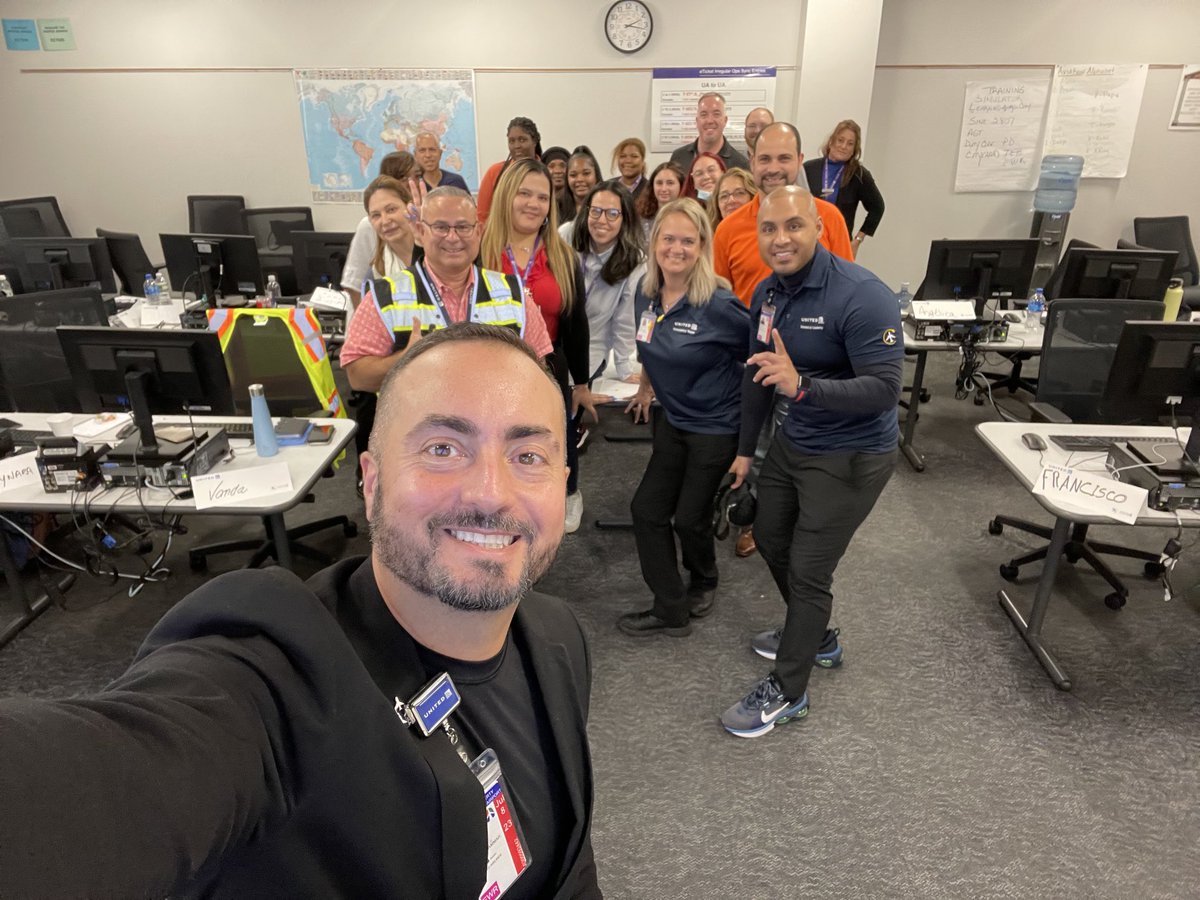 Consistency Team with EWR CSR New Agents. Awesome to meet the new hires. #unitedconsistencyteam #beingunited #GoodLeadstheWay ⁦@Jordan_Bykowsky⁩ ⁦@JMRoitman⁩ ⁦@MikeHannaUAL⁩ ⁦@BsquaredUA⁩ @rodney20148 ⁦@csarkari⁩ ⁦@KevinSummerlin5