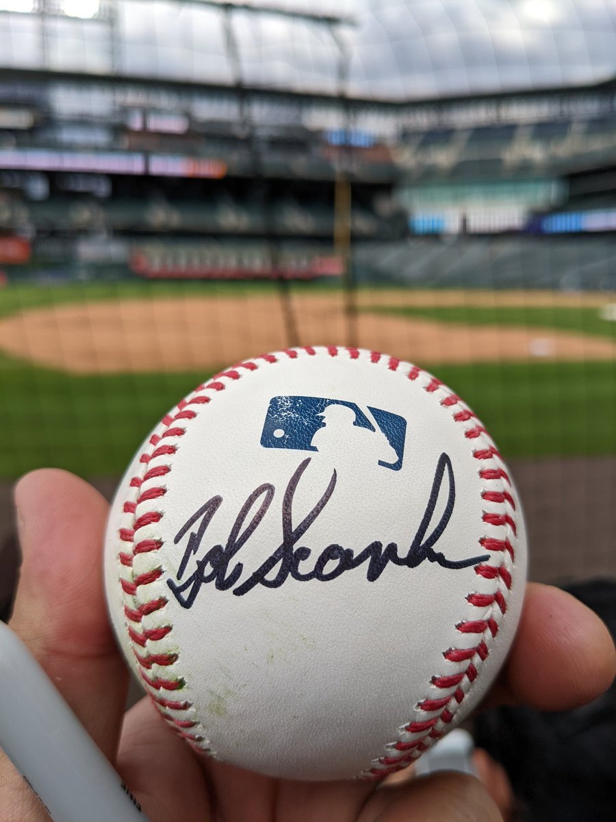 axman_27's tweet photo. At the show, got Bob Scanlan's autograph on a bull pen ball. https://t.co/acjFr5BWLK