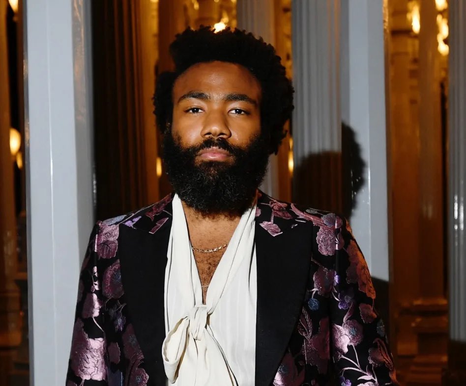 mefeater's tweet photo. .@MichaelaCoel and @donaldglover to star as Mr. and Mrs. Smith in Amazon’s TV reboot 💕

https://t.co/NCAswhawC5 https://t.co/ymZuK2ov3h