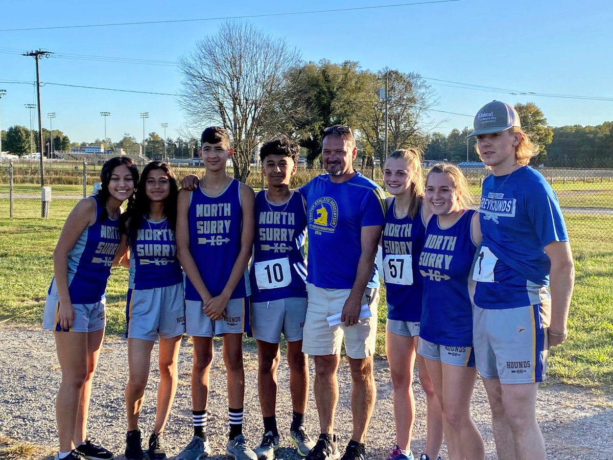 NSHS_XC's tweet photo. Interested in running Cross Country this fall? DM for more info! #NSHSXC #GoHounds https://t.co/lgEVWGA9ZY