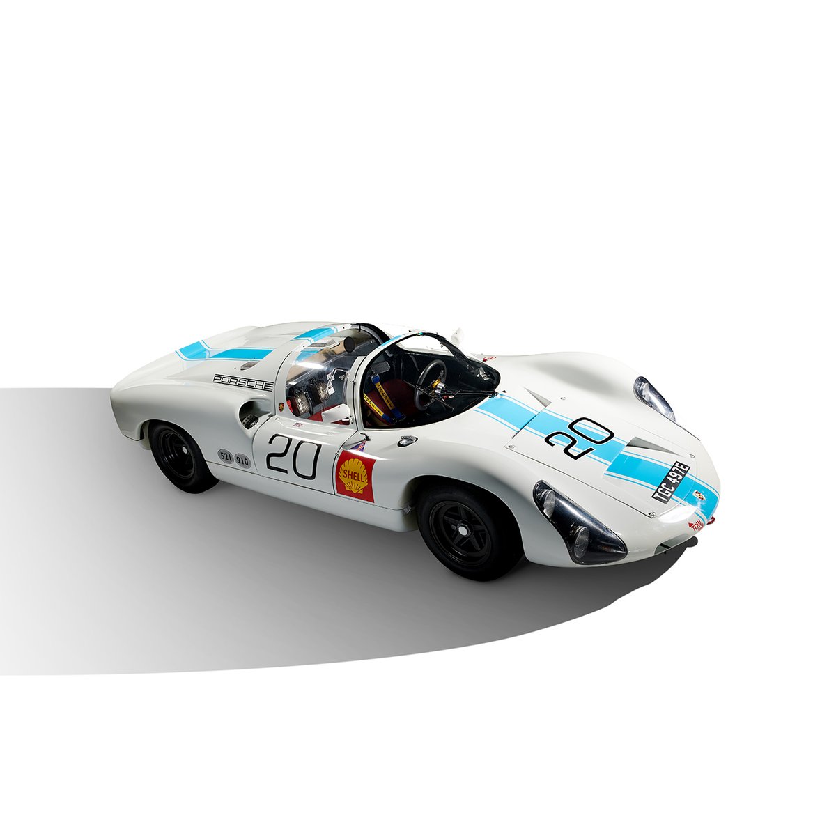 mrkmcknz's tweet photo. What @GarageXYZ is doing is pretty special. Picked up a 'grail' Porsche 910 piece. https://t.co/aOYlWExmuw