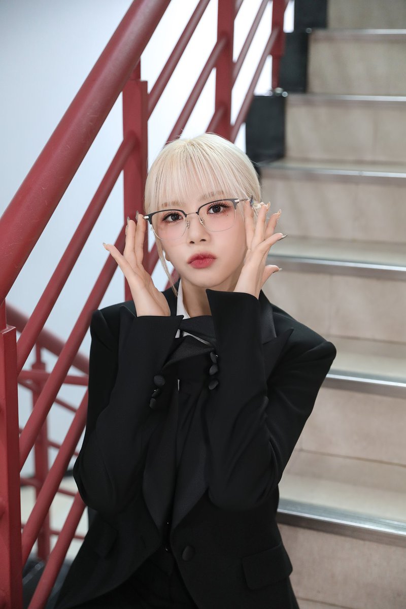 jiuthinking's tweet image. she's like sooooo precious to me &amp;lt;3333

드림캐쳐 지유 #드림캐쳐 #지유 #JiU @hf_dreamcatcher