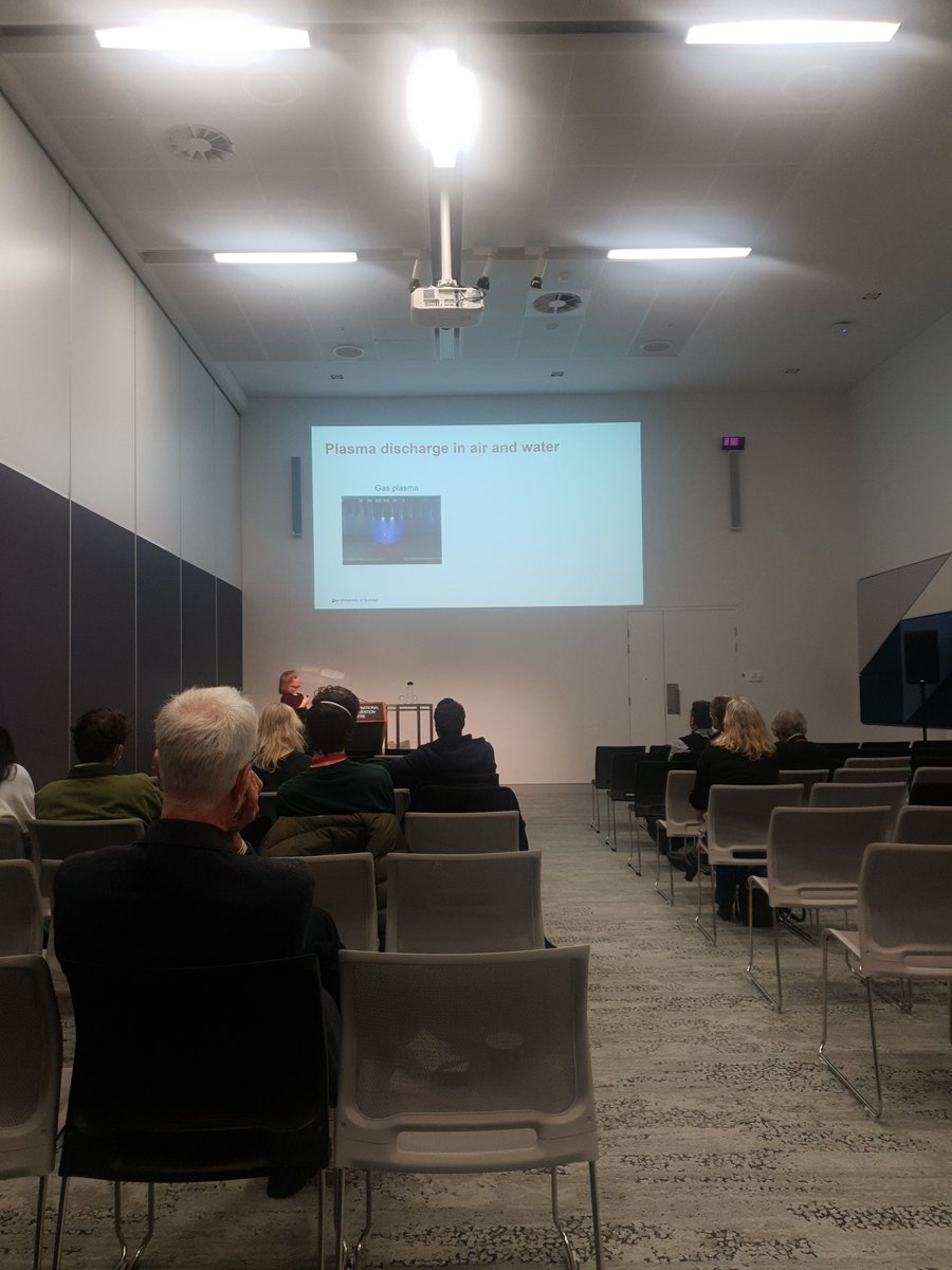 <a href="/AnneMaiPro/">Anne Mai-Prochnow</a> kicks off the day with a talk on the antibiofilm properties of #plasmaactivatedwater , clearly the new hot topic here at #2022ASM !!