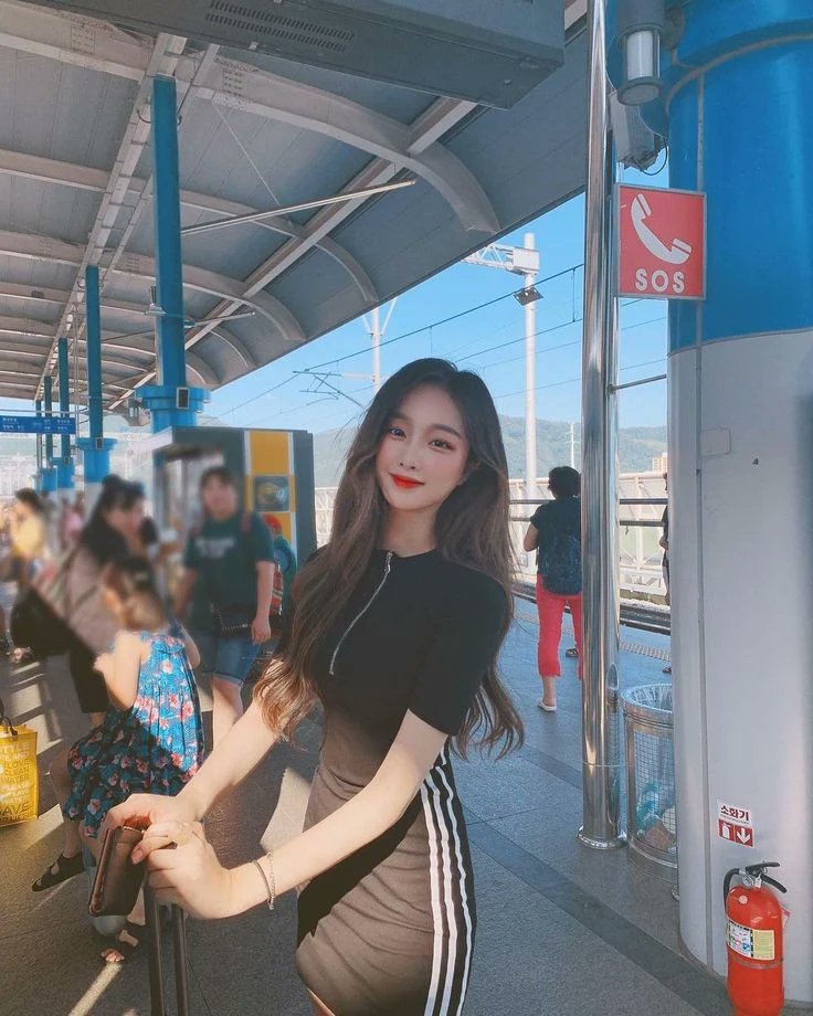 eyeos_official's tweet photo. 브레이크타임 온샷 HIHI 😅🥱
#EYEOS #가은영 #GA_EUN_YEONG https://t.co/ewMBne1Lok