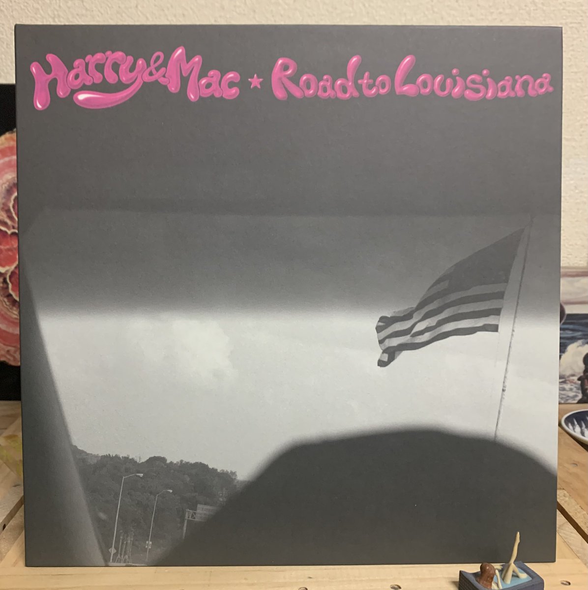HAL_Osamu's tweet photo. 長年アメリカンルーツを追い続けた二人がニューオリンズで録音したRoad to Louisiana
アナログ盤が手に入って🙇♂️昨日からずっと聴いてる
ソウルファンクのグルグルグルーヴと違う何とも言えない心地良いグルーヴ
これが🇺🇸の若者を惹きつけたホソノアメリカンルーツ
#HarryAndMac
#細野晴臣
#久保田麻琴 https://t.co/V7sQjhXe4b