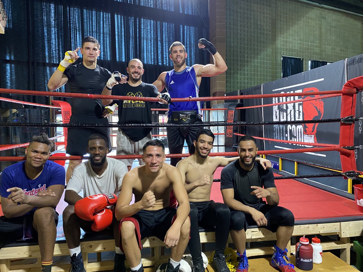 StephanLarouche's tweet photo. Grosse journée de sparring ⁦@BoxeMontreal⁩ , almost a 100 rounds ! 
Rumble on the 2nd level
Merci à tous les fighters :)
@yvonmichelGYM⁩ ⁦@BoxCoachDan⁩
⁦@KKlavel⁩
#clavelgomez
#bauderliquesmith https://t.co/fhB0smDggA