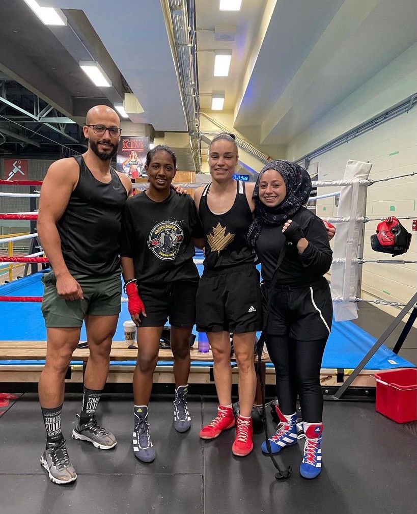 Grosse journée de sparring ⁦<a href="/BoxeMontreal/">BoxeMontreal</a>⁩ , almost a 100 rounds ! 
Rumble on the 2nd level
Merci à tous les fighters :)
<a href="/yvonmichelGYM/">Yvon Michel</a>⁩ ⁦<a href="/BoxCoachDan/">Danielle Bouchard</a>⁩
⁦<a href="/KKlavel/">Kim Clavel</a>⁩
#clavelgomez
#bauderliquesmith