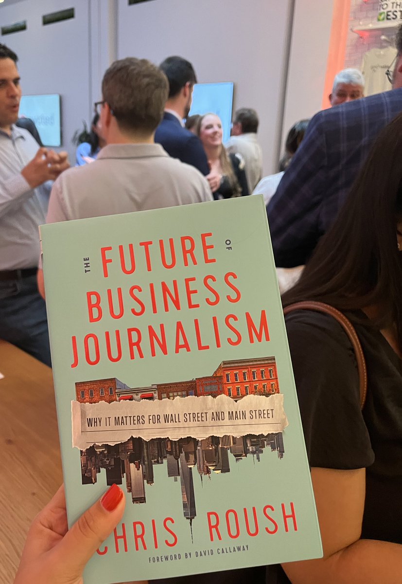 jacqmelinek's tweet photo. hugeee congrats to my former UNC Professor Chris Roush (now @QUSOCDean) on his new book! 

can’t wait to read it 📚 🎉 https://t.co/6WyHciBOBO