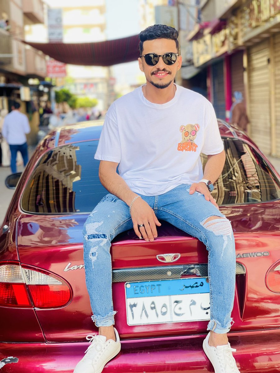 M7mdShokr's tweet photo. اديني حطيتك ع المسطره عشان اعرفك مقاسك 😜☝️
#Happy_3eed 🤍
#بابا_المجال 😂🌶 https://t.co/0bUhQ0o5q2