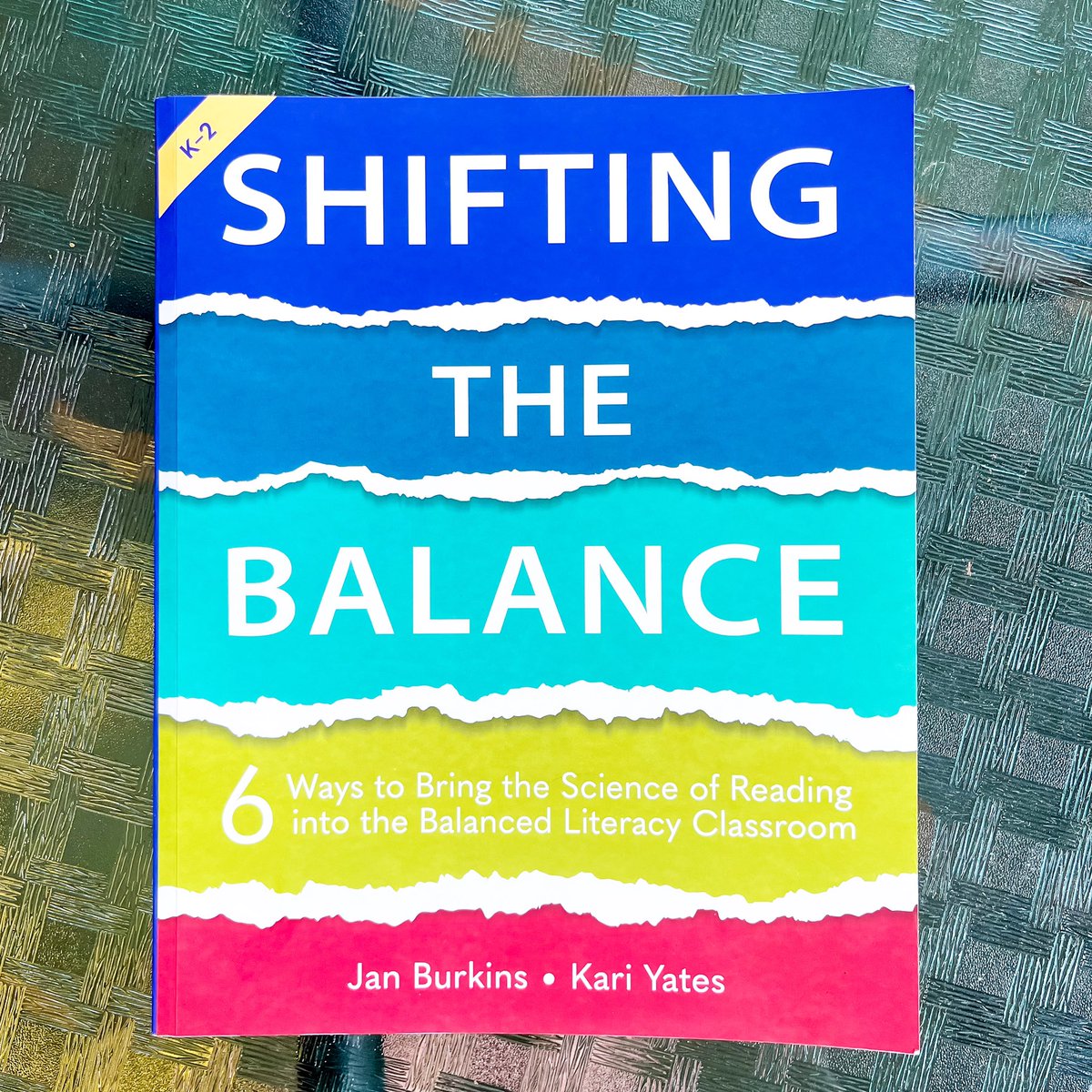 If your feed is like mine, you’ve probably seen a lot of info on the #scienceofreading 📚 This book is a great introduction if you want to learn more. It’s an easy read with scenarios, ways to “shift” thinking, practical applications, and some of the actual research behind it.
🌈