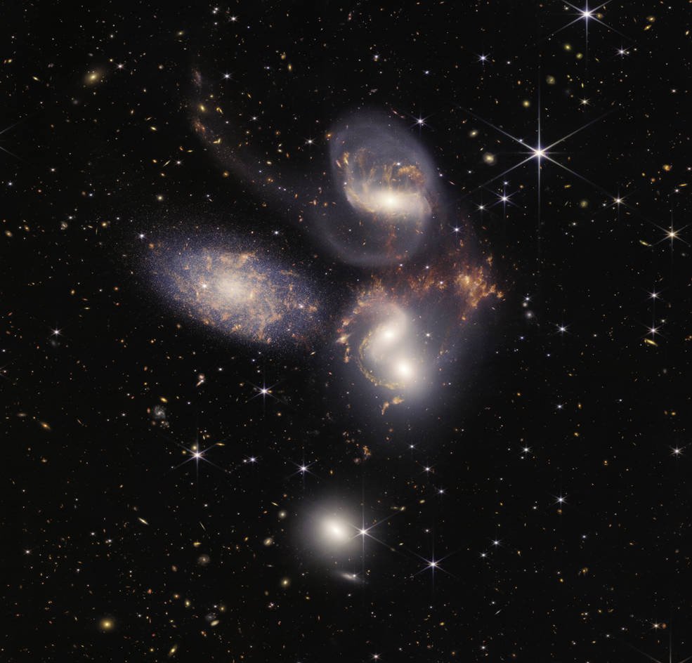 JWST first images (full zoom): Stephan’s Quintet zoomhub.net/kR8rz via @ZoomHub