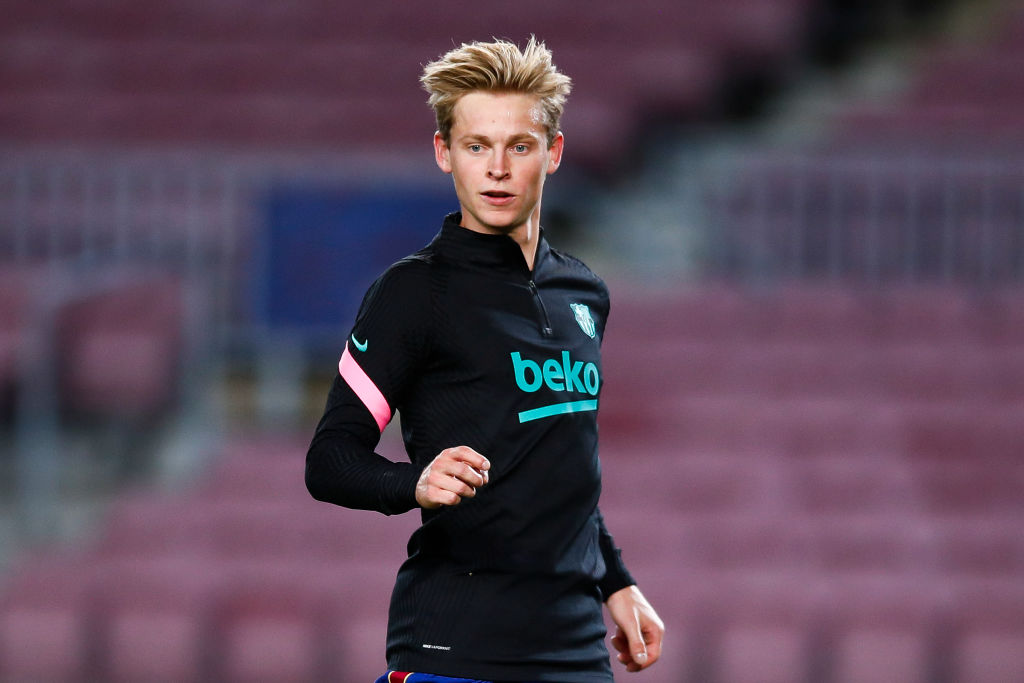 FabrizioRomano's tweet photo. Frenkie De Jong’s agents Ali Dursun and Hasan Cetinkaya have informed Barcelona that Frenkie has still no intention to leave - also that Frenkie and agents are not accepting any salary reduction, or talks related to that. 🇳🇱 #FCB

Man United are also informed - deal now stalling. https://t.co/aFpLTSXHfQ