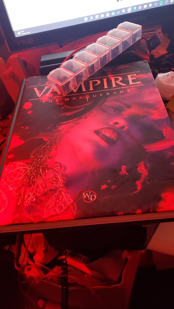 GeekGirlLyssa's tweet photo. Oh look. We're back for #vampirethemasquerade on #longshotfiringrange! Come joim us for #MorirLasVegas over on https://t.co/72UDU3c2ED! Also hey @vampiresnvino wanna join us tonight for session 0? #vtm #ttrpg https://t.co/HHigncLNxX