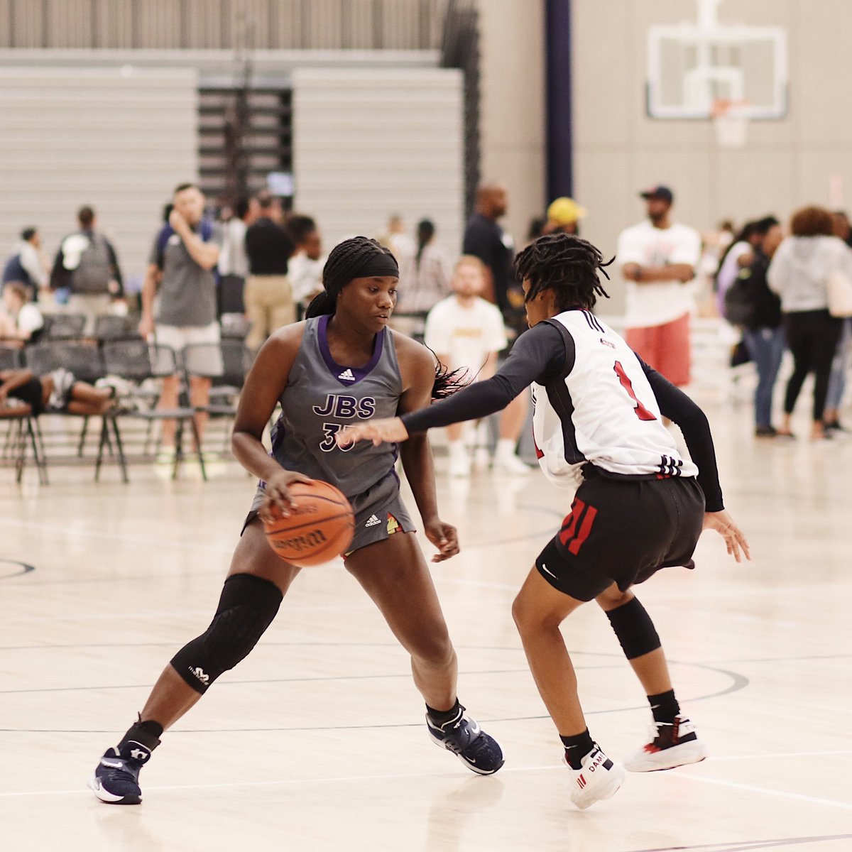 Hard work pays off 🏆 Who is a role model that you look up to on the court? Let us know in the comments section below 👇 #JBSBasketball #3SSB #AdidasGauntletWinner #AdidasGrassroots #AAU #AAUBasketball