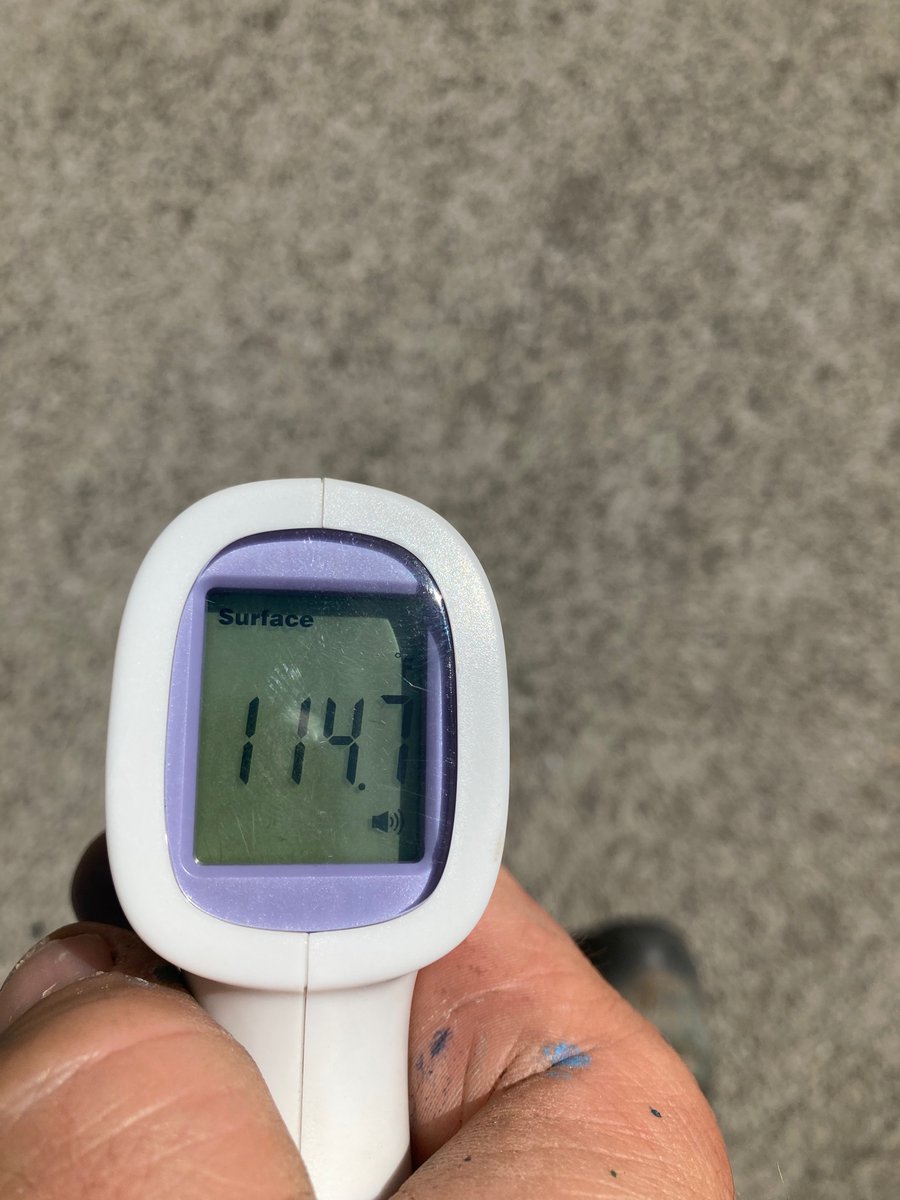 IAmBrotherKing's tweet photo. Temperature: 90 F
Surface temperature of:
Natural grass: 83.9 F
Dirt infield: 97.1
Concrete sidewalk:114.7
Green Artificial turf : 128.5
Red artificial turf : 130.5 https://t.co/hMNqnwWc7N