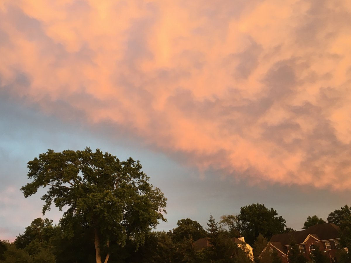freedombelldrei's tweet photo. Gods Canvas #ThankYouGod #NJ #NJSunset #MiddlesexCounty 7/12/22 8:28pm https://t.co/LroXNHEEXN