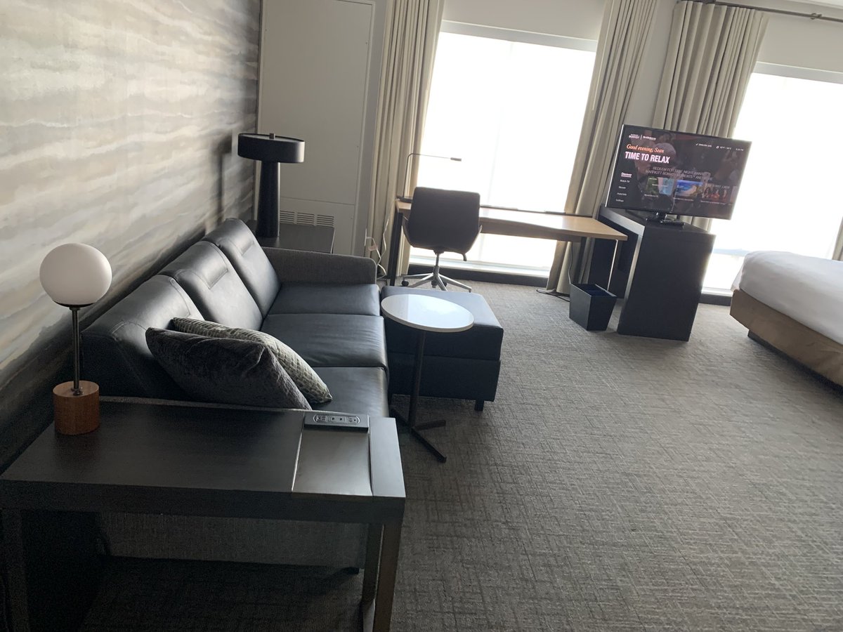 Auserox's tweet photo. My place for next 2 months, loving NY so far 😎 https://t.co/1focBnoDgf