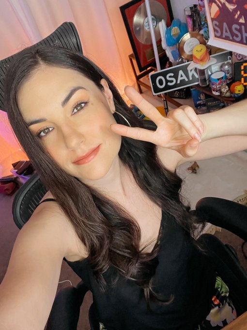 LIVE NOW LAST WEEK OF STREAMS IN THE STUDIO LINKED DOWN BELOW https://t.co/IUXGTAbrrZ