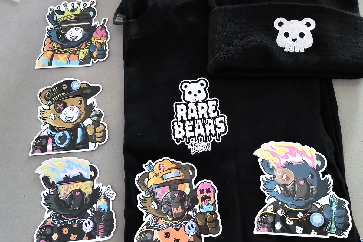 nahhh_baby's tweet image. Just got my FREE @BearsRare Merch pack !! This is what being a #RareBear holder gets you ❤ 🐻 😊 and soon custom prints coming in the mail ! @EnoxArt @ArtByLino_ thank you guys sooo much ! 💜💙😁😍 #MareBears #NFT #WomeninNFTs #ETH #SOL