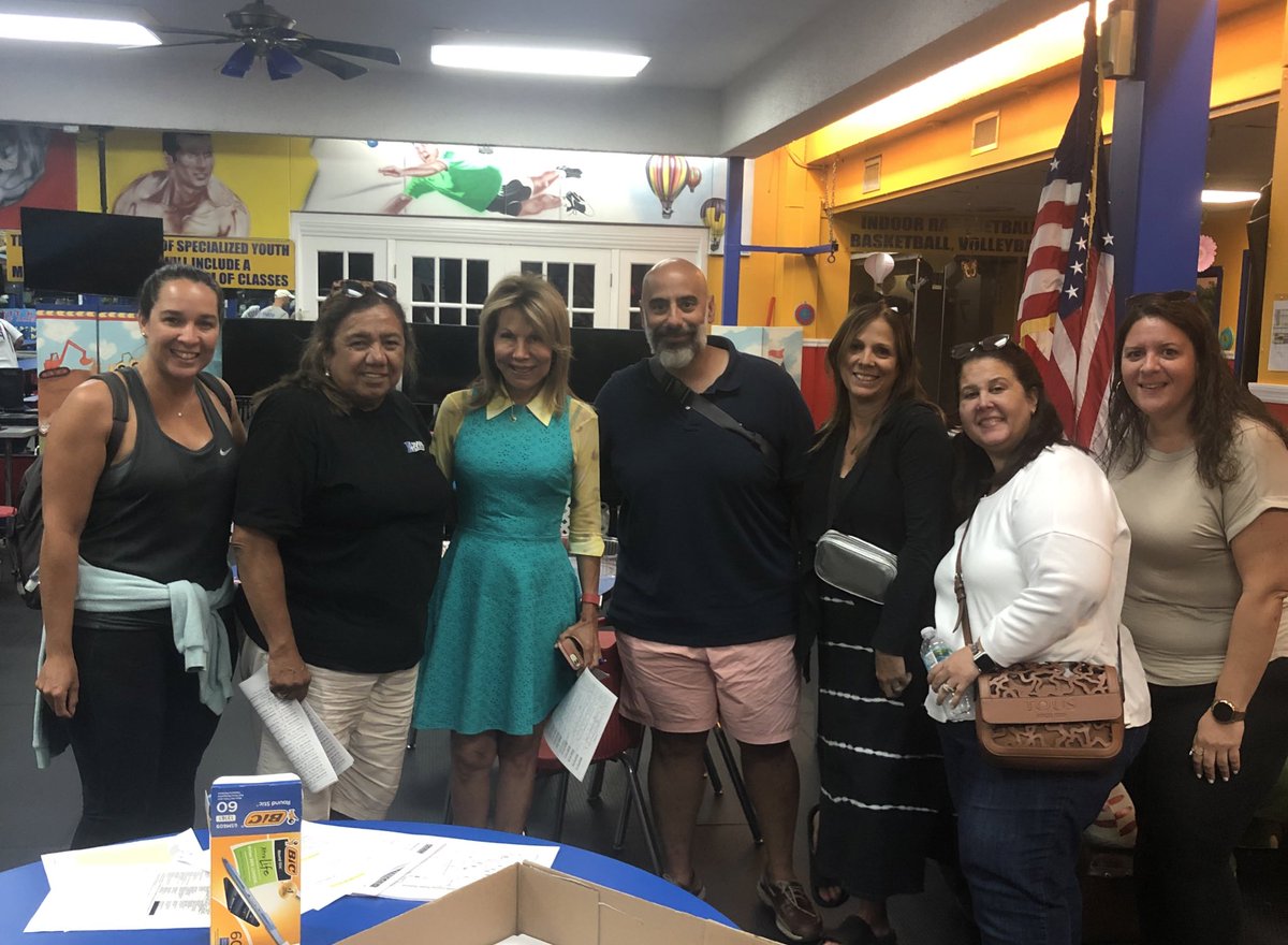 JuankyDiaz's tweet photo. Vote for Dr. Marta Perez for the @MDCPS See more https://t.co/chejohMqJj
Please select #136 @MartaPerezMiami at the voting booth- Aug 23rd! #civicduty #fortheteachers @Meilan2Meilan @edgaruribejr #work #framily #cpe #coralparkelementary #volunteer https://t.co/4nzvI5NpQi