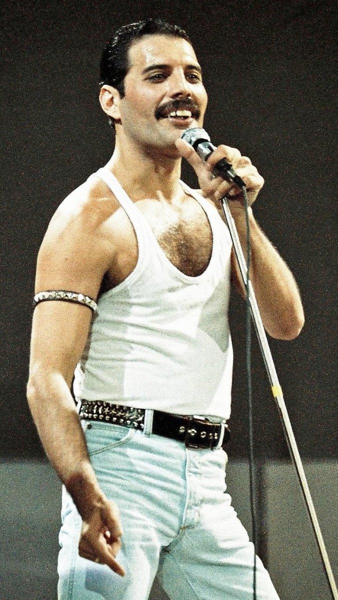 HungarianRachel's tweet photo. Is anyone else watching the @CleGuardians game right now? And EVERYTIME they show the #WhiteSox pitcher, Dylan Cease... you bust out into a #Queen song? 

My go-to is "Break Free". You're welcome. #doppleganger #FreddieMercury #ClevelandGuardians #CWSvsCLE #MLB https://t.co/Lj5M0wwPFK