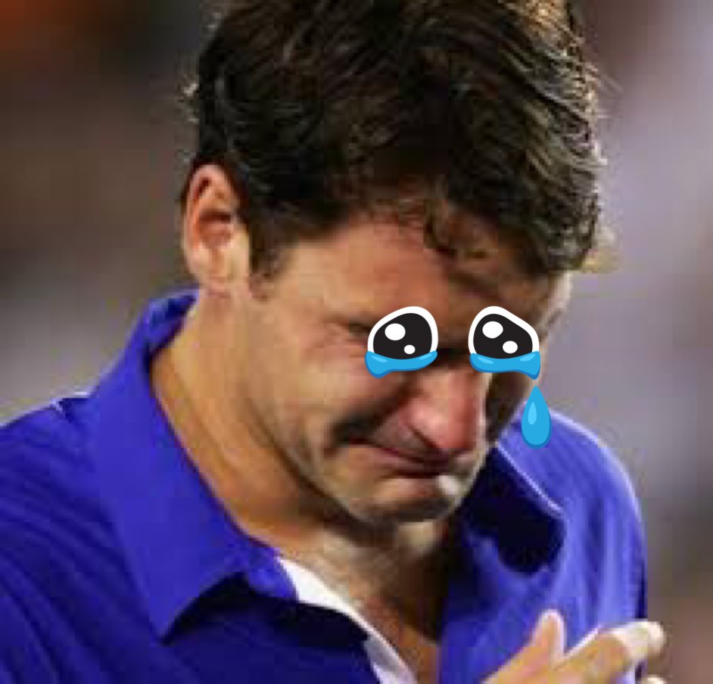 DellRicci's tweet photo. What pisses me off is how ever since Djokovic got 20 slams, Federer fans have been saying “all 3 are GOATs.”

Where was this energy when Djokovic was down 1-16 in the slam race?

Oh right, y’all said Fed was the 1 and only GOAT.

So now, 1 thing is for sure: FEDERER AIN’T A GOAT. https://t.co/7gVzz026Do