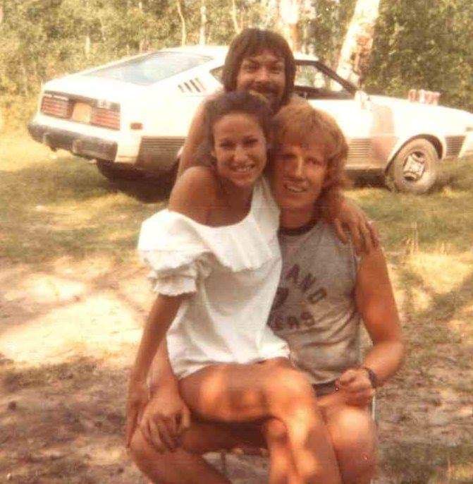 BradleyTim's tweet photo. @ThexyBeatht_2 @Gracywilliiams "Tam" was the little sister I never had and at one time, she shared a house with me and my pal Ronnie. She once wanted to try "duck hunting" and that's her shooting the gun. She had an infectious laugh and was loved by everybody. I'll say it again, cherish your friends. #RIPTami https://t.co/F0iX5AUDPR