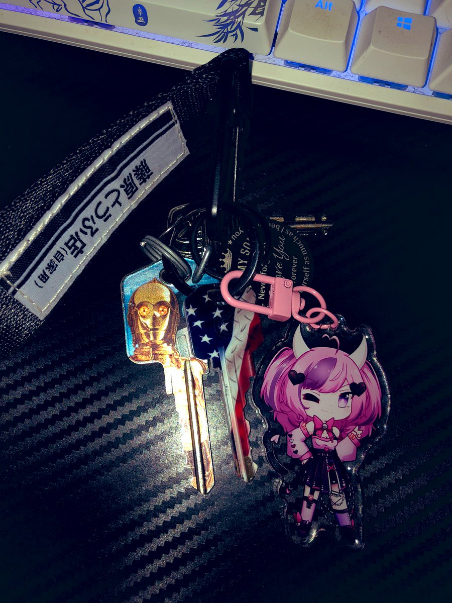 KHlRON's tweet photo. @ironmouse keychain came in, now I can rep my favorite VTuber.  #ironmouse #VShojoNext #Vtuber #Twitch #anime #JDM #racer https://t.co/VlRUjVLzs2