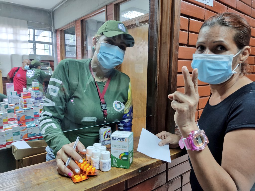 #Entérate | Por instrucción del Pdte. <a href="/NicolasMaduro/">Nicolás Maduro</a> y lineamientos de la Min. <a href="/_LaAvanzadora/">Yelitze Santaella</a>, los docentes, administrativos, obreros y cocineras de la Patria son atendidos en las Jornadas de Atención Integral que brindan salud en los centros educativos.

#VenezuelaApoysElDeporte