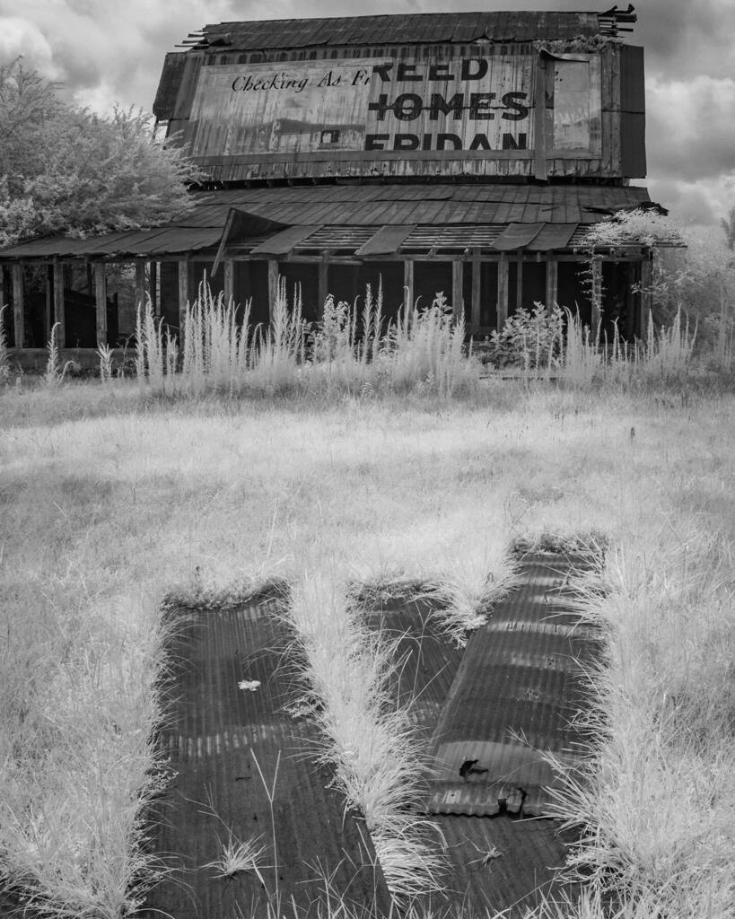 cormackphotos's tweet photo. The broadside of an abandoned and crumbling old barn near Sheridan.
#arkansas #infrared #digitalinfrared #infraredblackandwhite #wonderfularkansas #arkansasphotography #infraredphotography #barnsofinstagram #abandoned #abandonedarkansas https://t.co/BHdrBzbTyt https://t.co/dQZsRIXitK