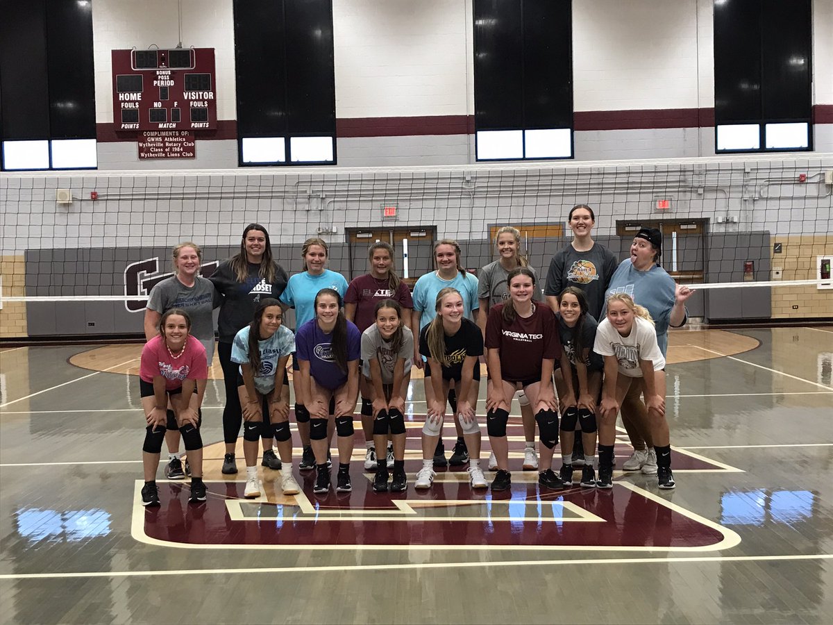 GWVOLLEY's tweet photo. Thanks @BSCVolleyball18 for a great camp this week! https://t.co/8UpNvG46VB