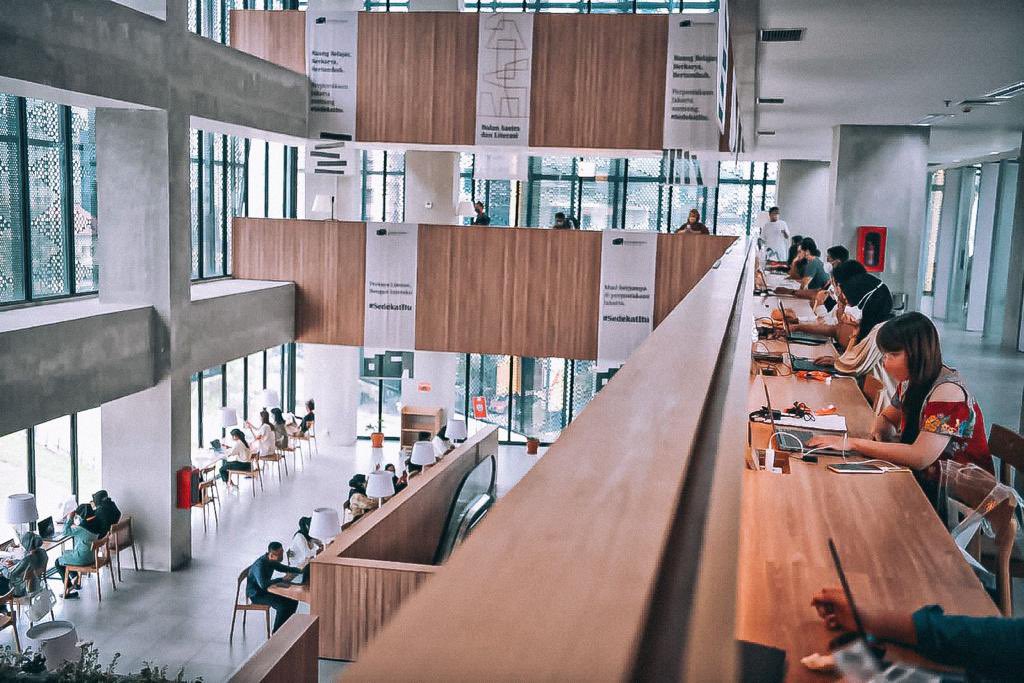 aniesbaswedan's tweet photo. Selamat pagi dari Perpustakaan Jakarta di Taman Ismail Marzuki, Cikini.

#WajahBaruTIM
#PerpustakaanJakarta
#JakartaKotaGlobal
#JakartaCityofLiterature https://t.co/N7qpFxHlqW