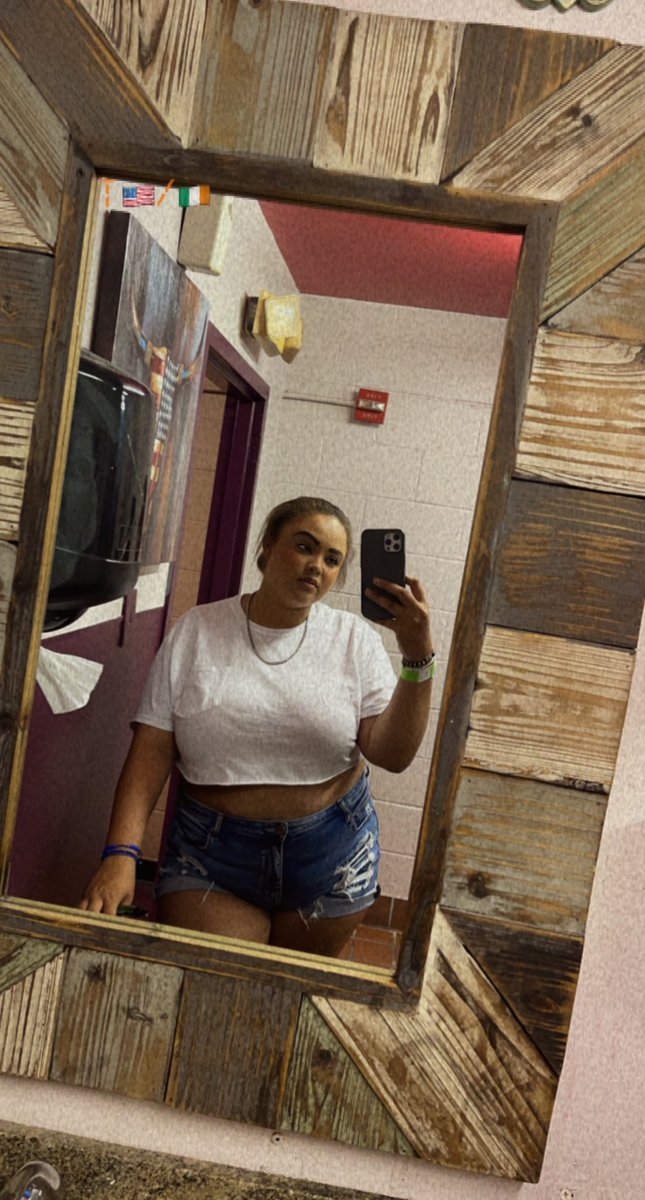 Taneshia🌺 tweet media