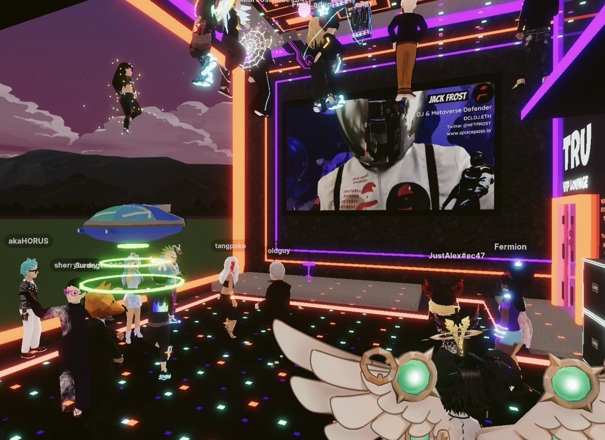 iamckbubbles's tweet photo. THE #AlienDJ of #Decentraland @NftFrost in the @Uniquehorns_nft #TRUBandRoom on this wonderful Tuesday night in the #metaverse 

Still time to catch the last few songs with us
https://t.co/szzVieYc0Q https://t.co/EDEFkU4KIH