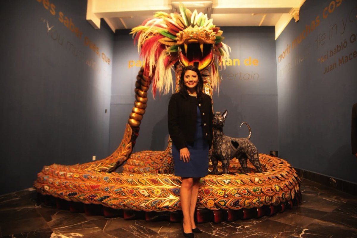 chrisguzmanj's tweet photo. Te invitamos a disfrutar de la hermosa Exposición “Pasiones por México" de César Menchaca que muestra la cosmovisión prehispánica, impulsa el arte huichol y expresa el propósito de la existencia humana.
¡¡Entrada gratuita en Galería de Arte de Palacio Municipal!! #MenchacaStudio https://t.co/uC2ABS6yeO