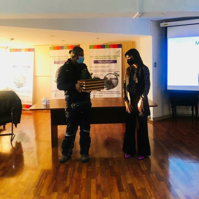 MMAMetropolitan's tweet photo. 📒| #GestiónAmbientalLocal
Hoy realizamos un taller enmarcado en el proceso de Certificación Ambiental Municipal #SCAM al cual postula la @munisanjoaquin 💚
En este Taller participó el alcalde #CristobalLabra y representantes de diferentes Direcciones Municipales 🌟 https://t.co/InBLYhZQY5
