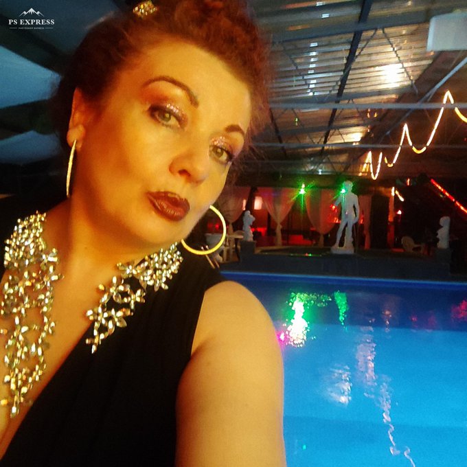 Miei carissimi amici sono in piscina a  il mondo di Atlantis ❤️❤️❤️💋💋💋 I am in swimming pool and i give<a href="/tag/actress"class="tags"><span>#actress</span></a><a href="/tag/water"class="tags"><span>#water</span></a><a href="/tag/piscina"class="tags"><span>#piscina</span></a><a href="/tag/swimmingpool"class="tags"><span>#swimmingpool</span></a><a href="/tag/attrice"class="tags"><span>#attrice</span></a>