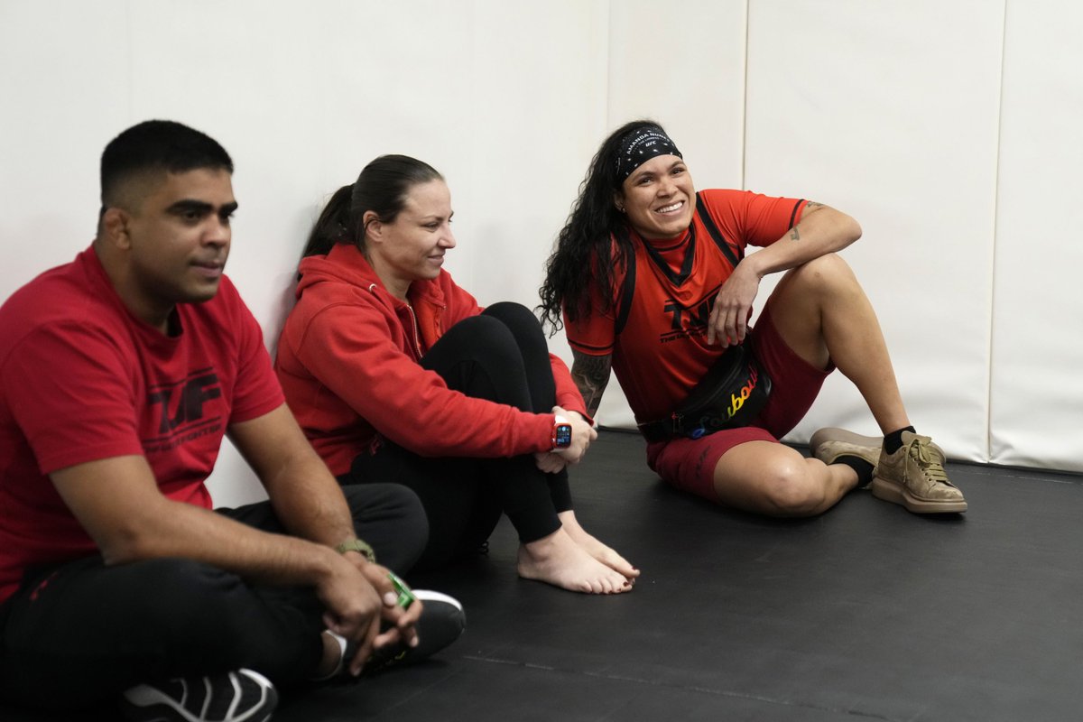 Amanda Nunes details living out of gym ahead of Julianna Pena rematch at #UFC277 https://t.co/f4gAvRiZ4t https://t.co/TzXKBUB82y