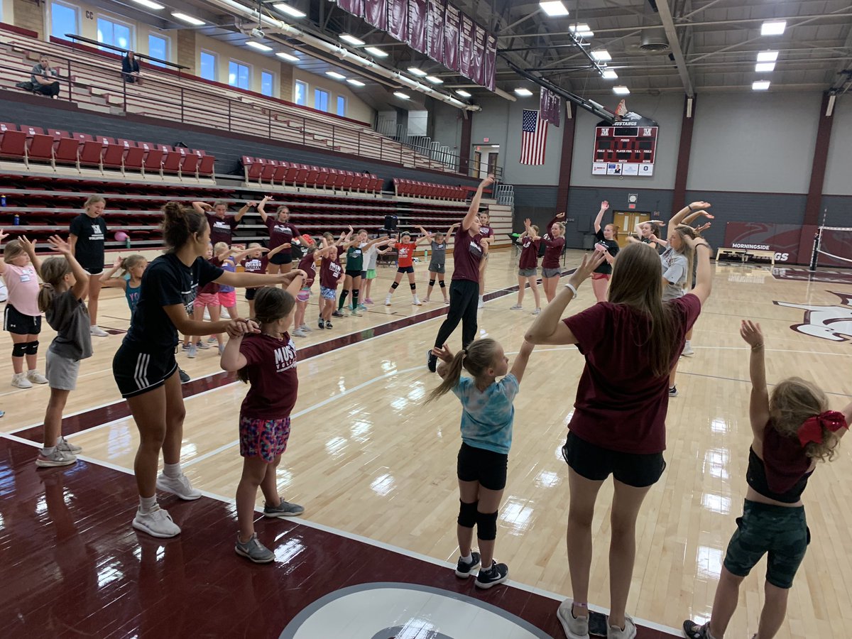 msidewvb's tweet photo. Had a blast with the littles tonight! Always keeping us coaches on our toes with their excitement and willingness to learn! #MustangVolleyball #SummerCamps https://t.co/vpsxER9pES
