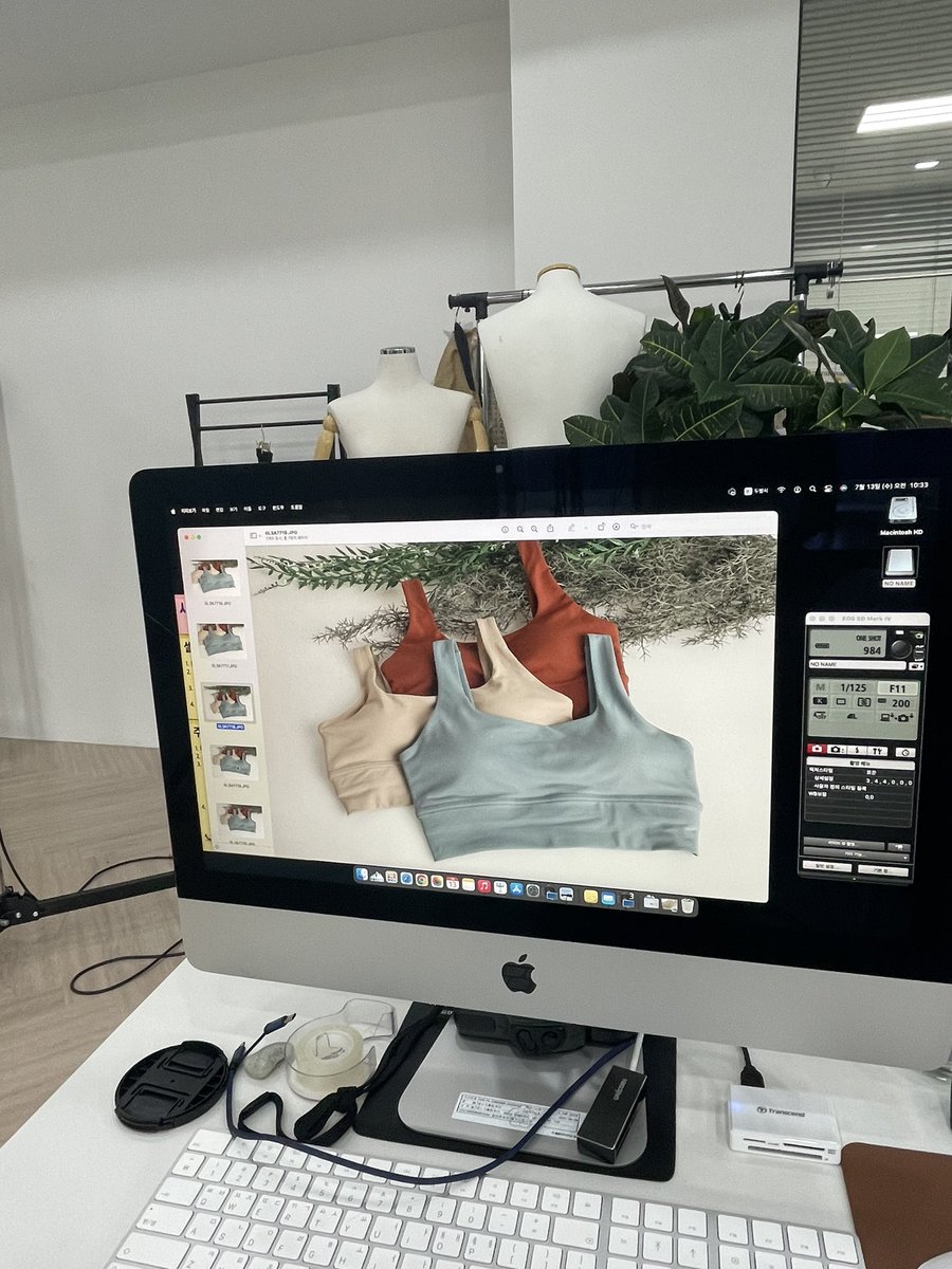 deepcaffeine's tweet photo. 사업 시작하구 제품 ��진 찍어야하는데 비용때문에 고민이된다면 <중소벤처기업청>에서 운영 하는 셀프스튜디오를 이용해보세요. 각 지역에서 운영하고 있고 날짜랑 시간 지정해서 신청하면 됩니다(사업자 번호 있어야 함!) 
카메라, 조명, 소품까지 구비되어있어서 촬영할 제품과 usb만 가져오면 끝!! https://t.co/jQsauvbWcP
