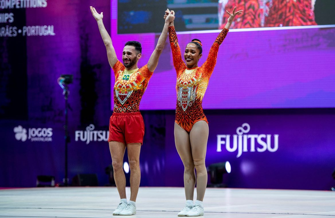 OlympicEsporte's tweet photo. 🥇🥇#OUROOOOOOOO PARA O 🇧🇷BRASIL NOS JOGOS MUNDIAIS
Lucas Melo e Tamirez Silva são os melhores do Mundo na Ginástica Aeróbica
É a 4ª medalha do Brasil, sendo a 2ª de Ouro nos Jogos Mundiais #Birmingham2022
#TWG2022 #TheWorldGames2022 https://t.co/CbZvW6juFU