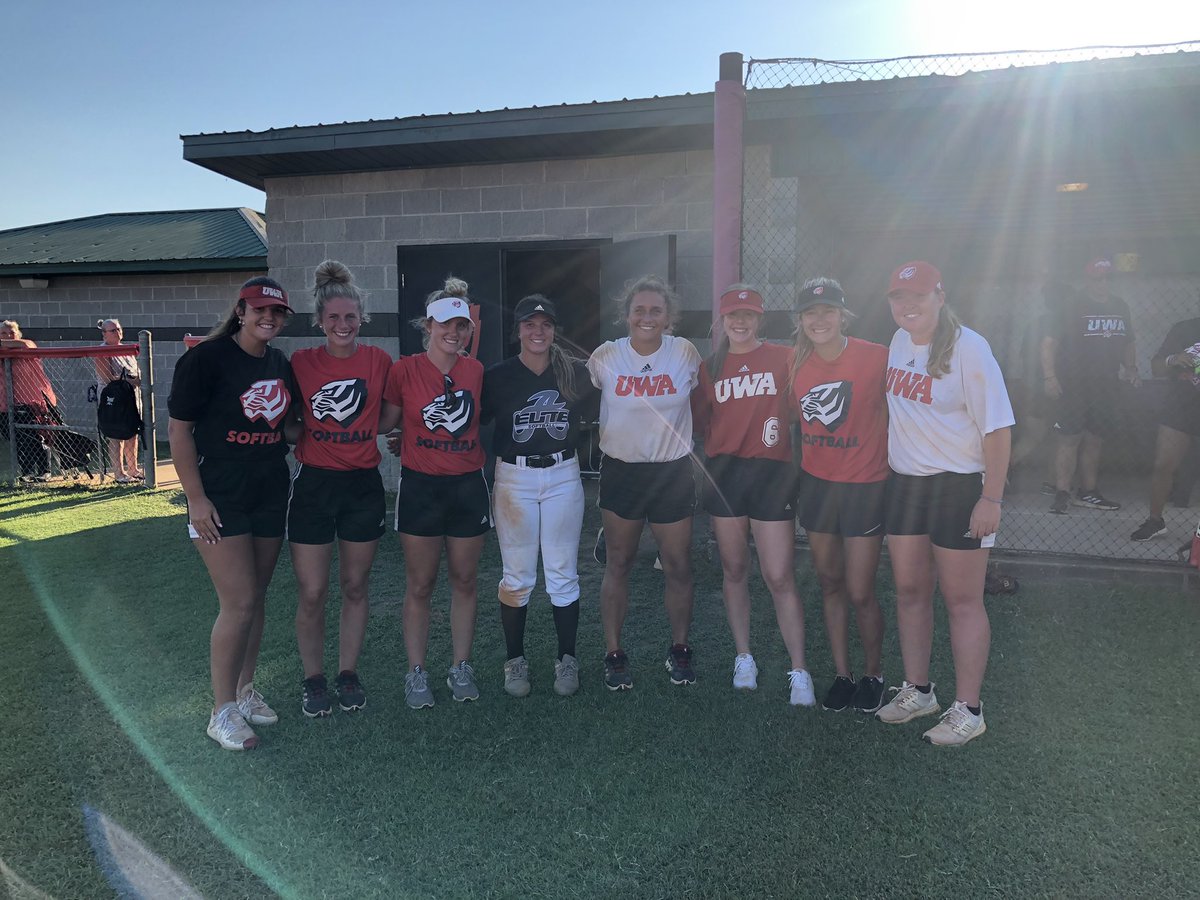 _Ashley019's tweet photo. A big thank you to @defo25 for inviting me to the West Alabama softball camp!! https://t.co/PA8TSFcoR5