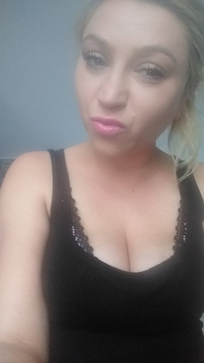 53 yaşındayım birliktelik yaşayacağım birisini arıyorum. uyarsa bana yaz konuşalım.