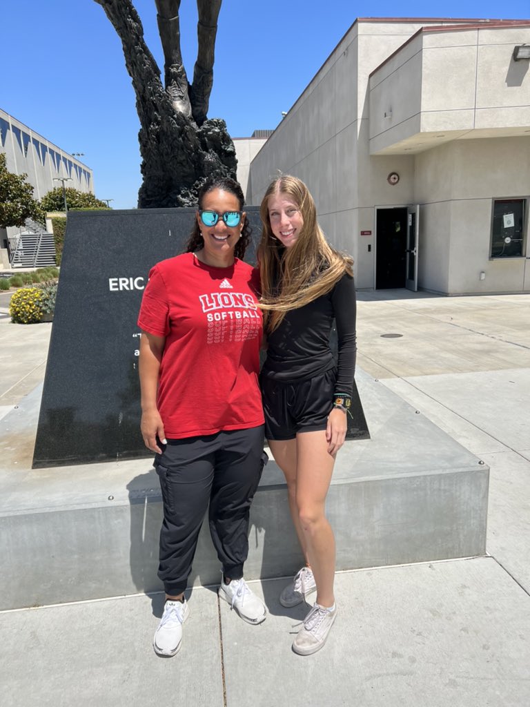 karlysmith26's tweet photo. Big thank you to @tairiaflowers for a great visit at Loyola Marymount University! Go Lions! https://t.co/v5gE16jX1m