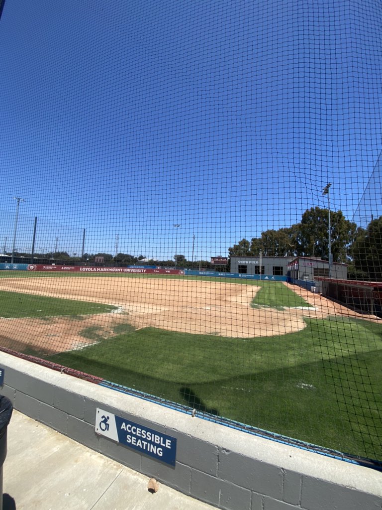 karlysmith26's tweet photo. Big thank you to @tairiaflowers for a great visit at Loyola Marymount University! Go Lions! https://t.co/v5gE16jX1m