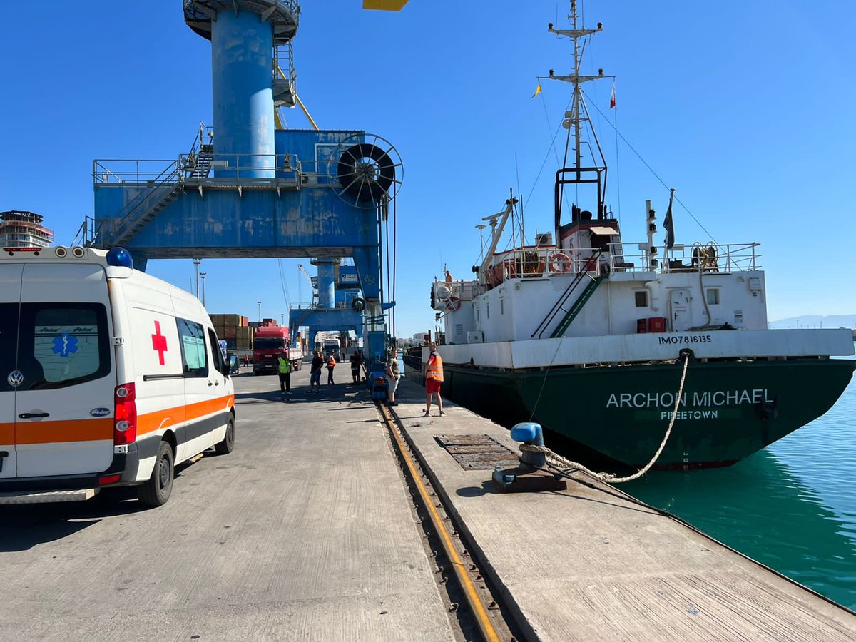 DurresPort's tweet photo. #FreighterWednesday @DurresPort: #ARCHONMICHAEL flying under the flag of #SierraLeone🇸🇱unloading plate glass today @ the #WesternTerminal.This ship has a DWT of 1 600 t.💦🏗⛴

#Maritime🇦🇱 #shipping #logistics 
#wednesdayvibes #onthedocks #terminals #cargo #shipsinpics📸 https://t.co/zJy554zsw9